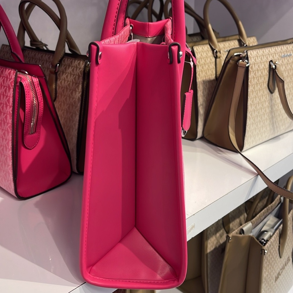 Michael Kors Mirella Medium Ombré Logo EW Tote Bag 
Dragonfruit 
NWT - Picture 6 of 14